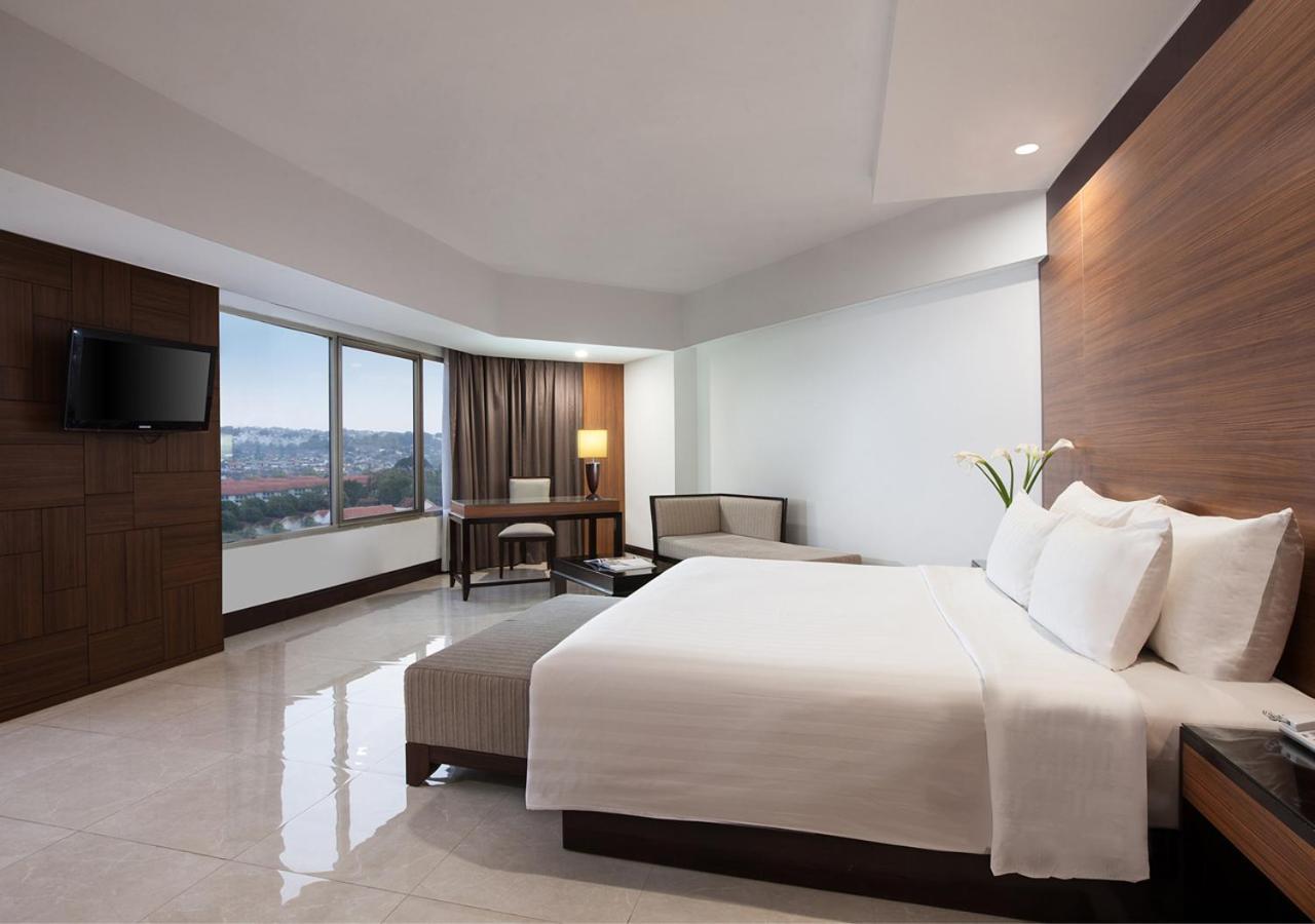 Hotel Santika Premiere Semarang Extérieur photo
