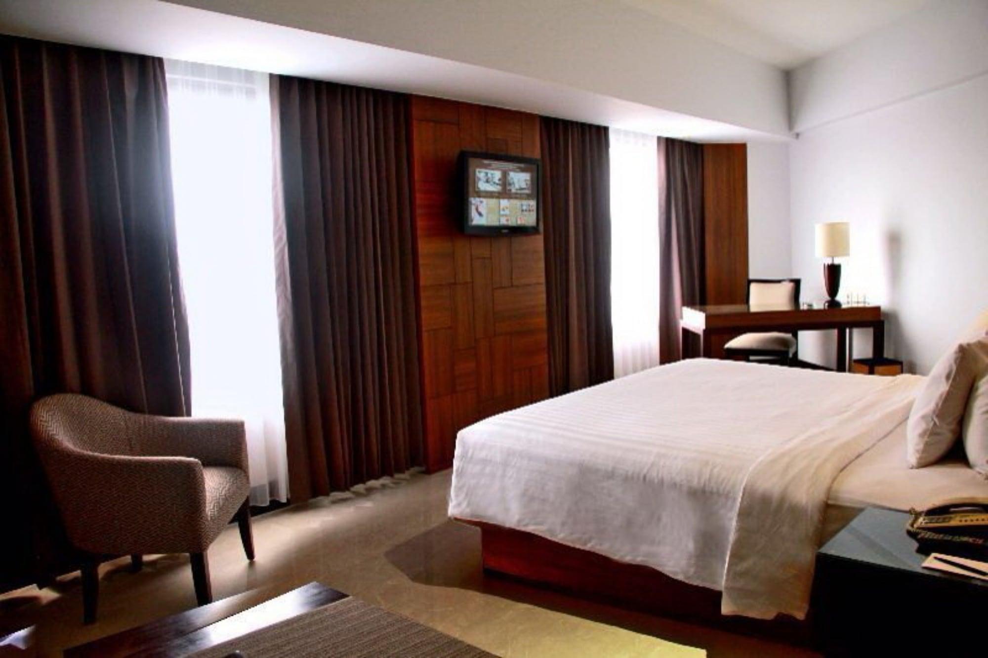 Hotel Santika Premiere Semarang Extérieur photo