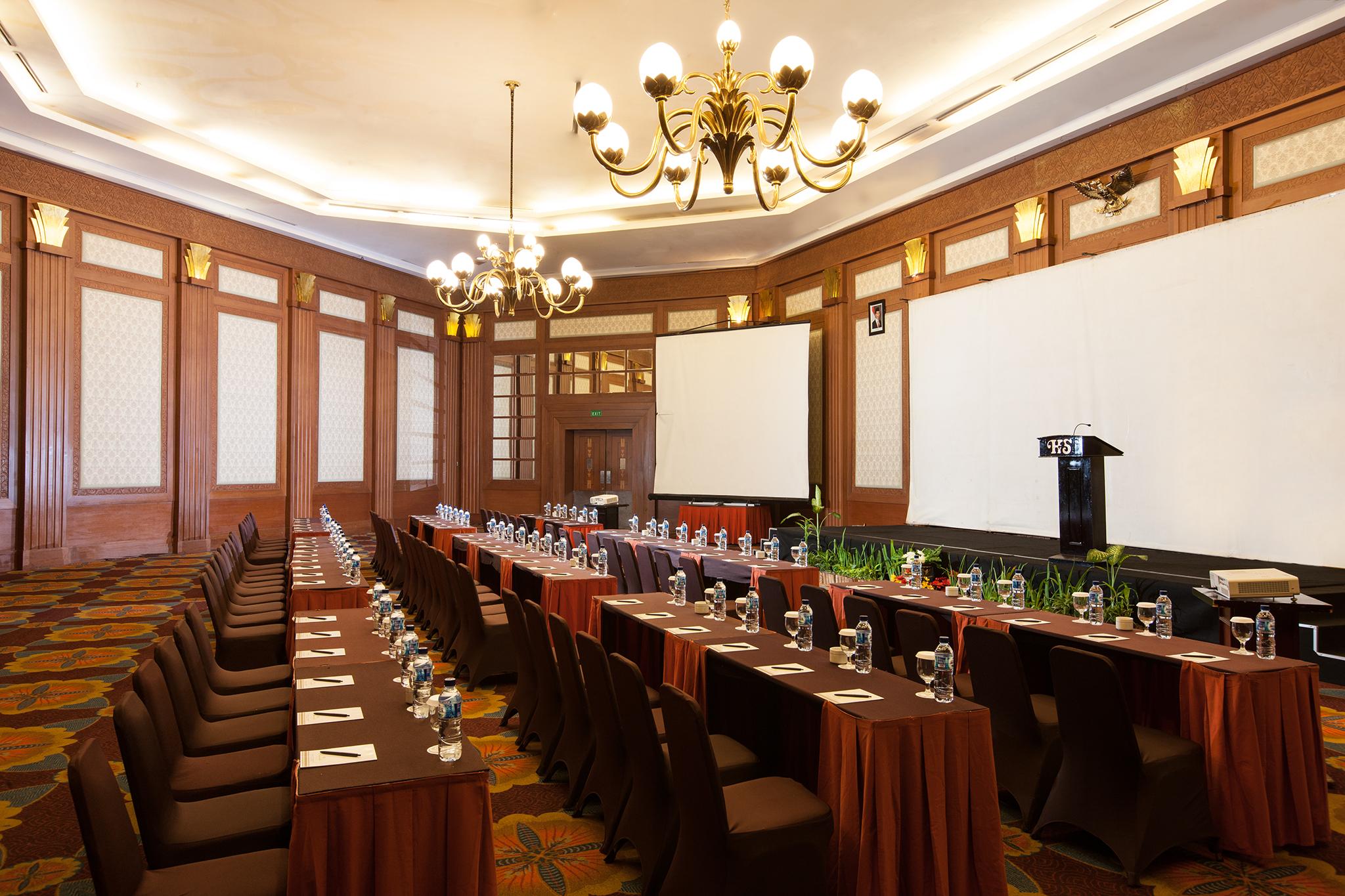Hotel Santika Premiere Semarang Extérieur photo