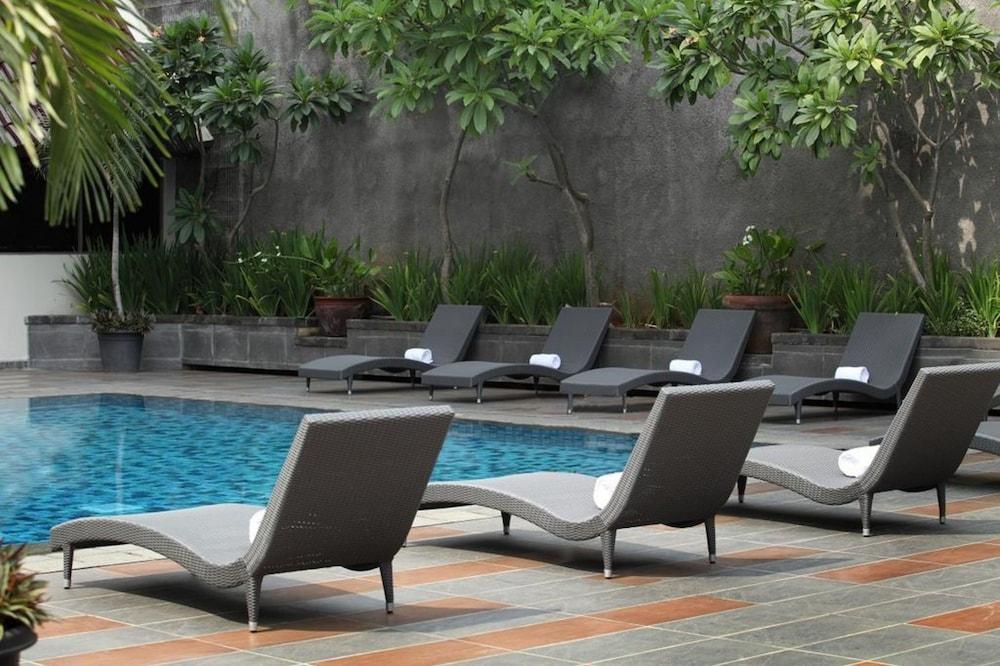 Hotel Santika Premiere Semarang Extérieur photo