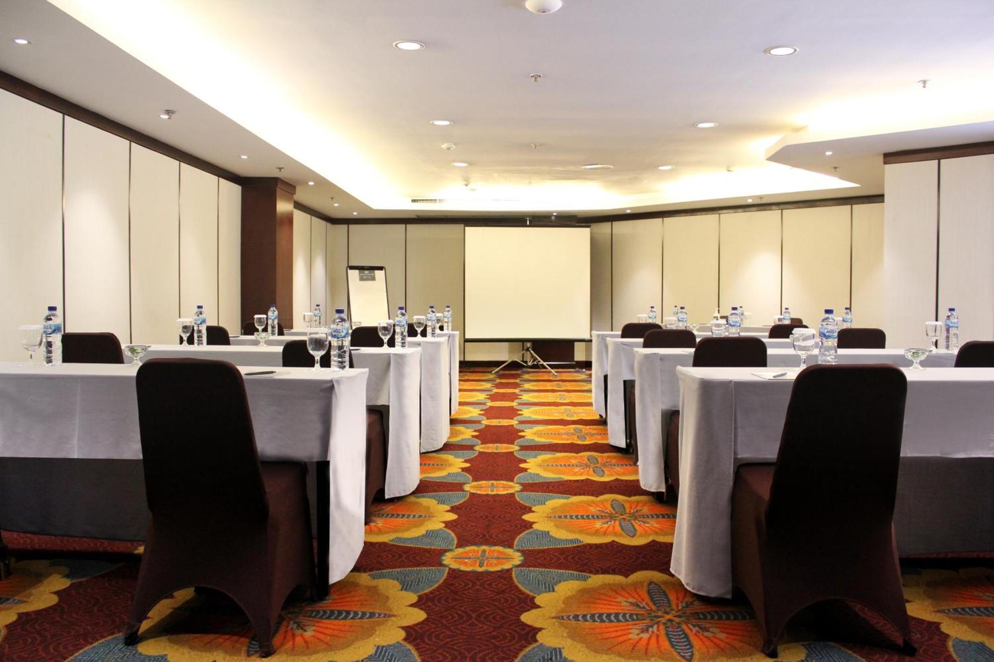 Hotel Santika Premiere Semarang Extérieur photo