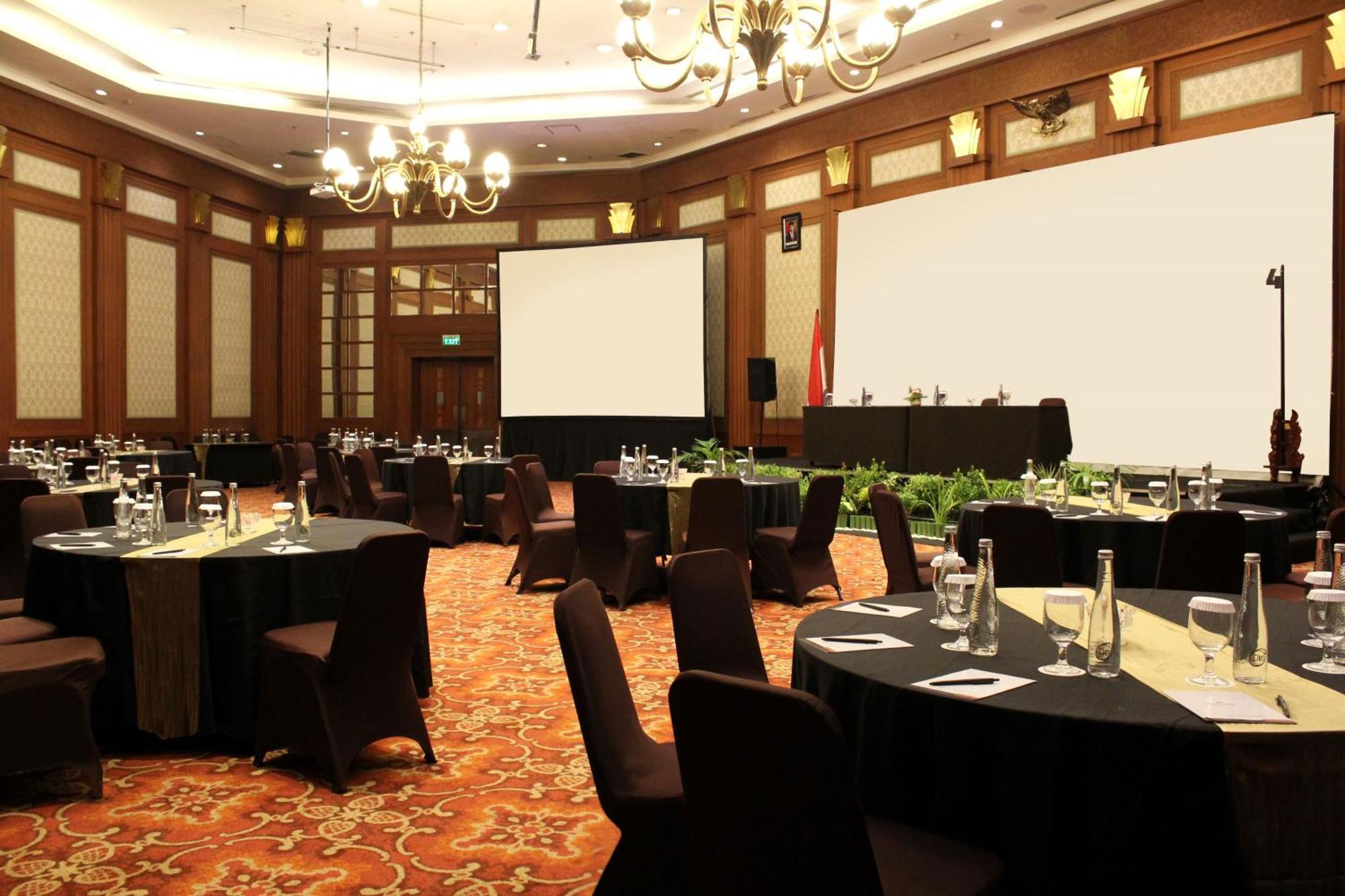 Hotel Santika Premiere Semarang Extérieur photo